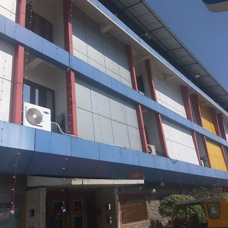 Hotel Malika Residency Ettumanoor Екстериор снимка