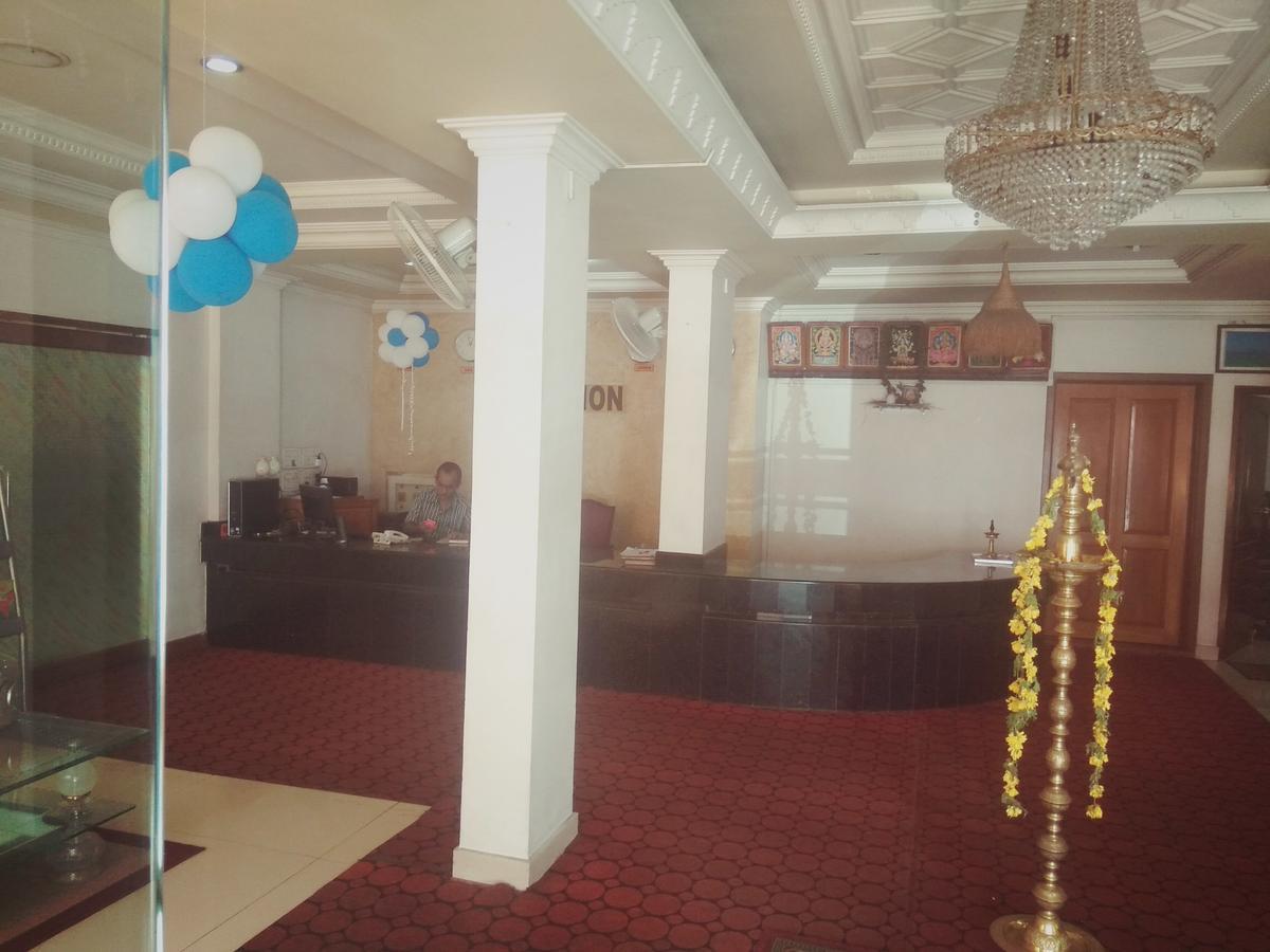 Hotel Malika Residency Ettumanoor Екстериор снимка