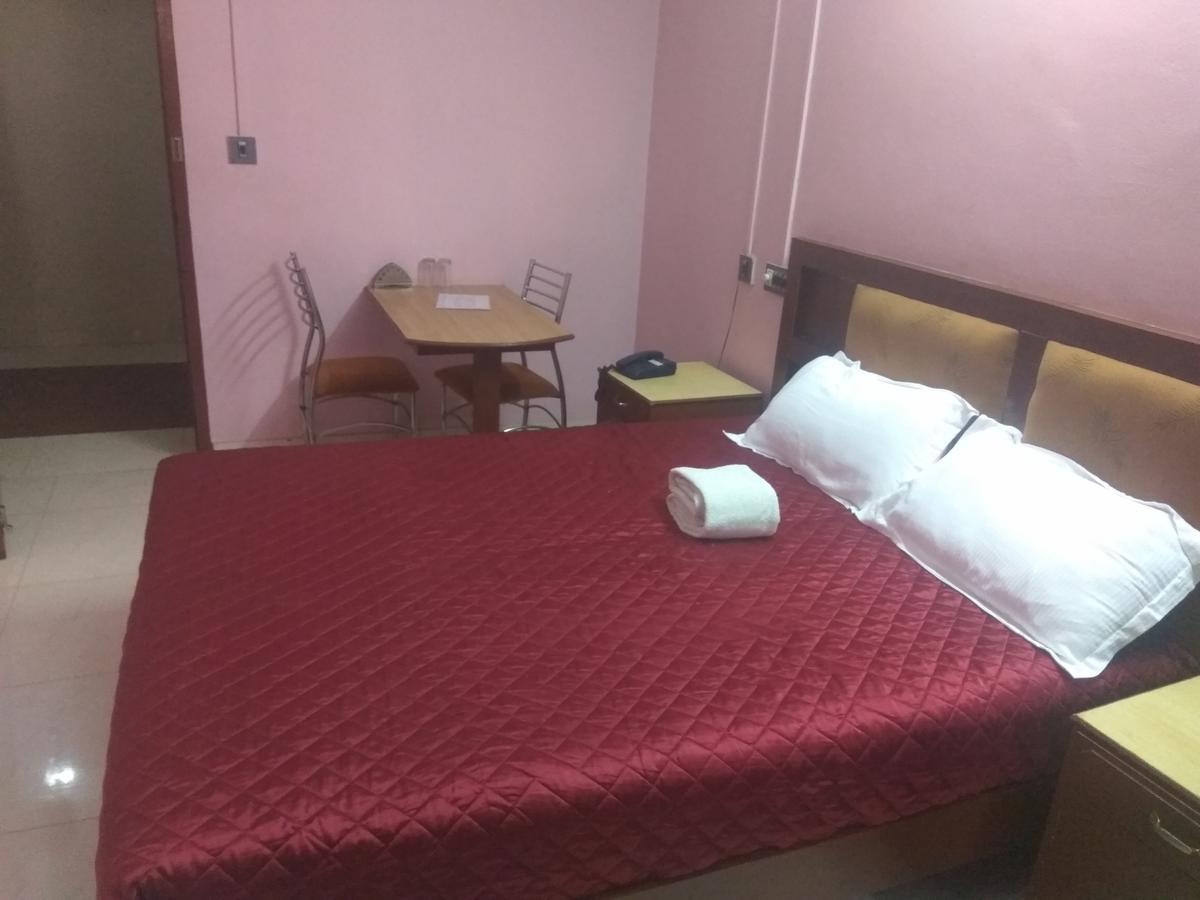 Hotel Malika Residency Ettumanoor Екстериор снимка