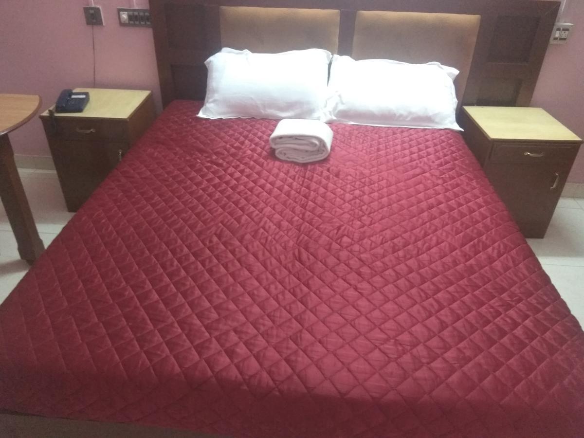 Hotel Malika Residency Ettumanoor Екстериор снимка